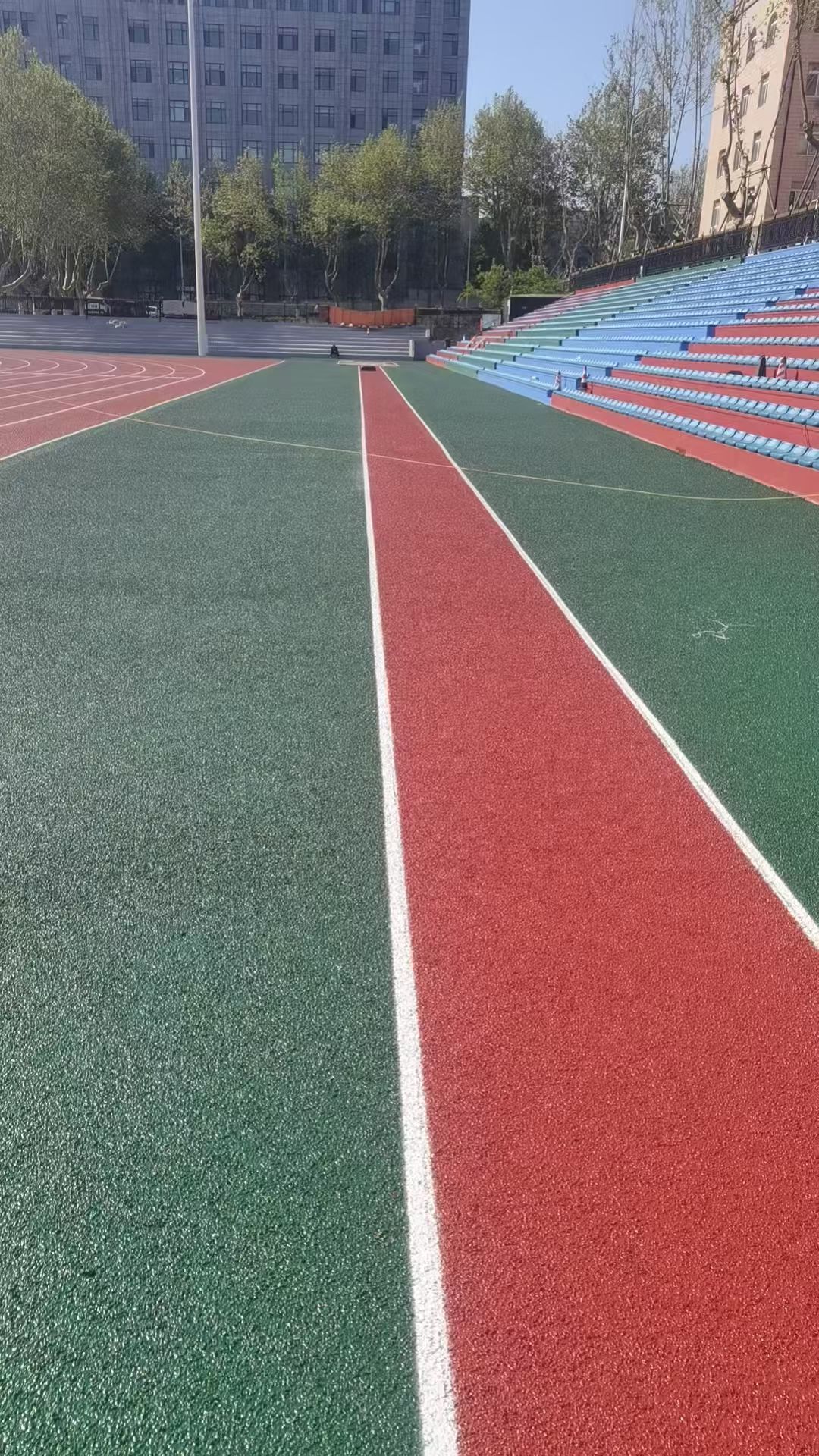 营口市塑胶颗粒透水跑道 - 方案
